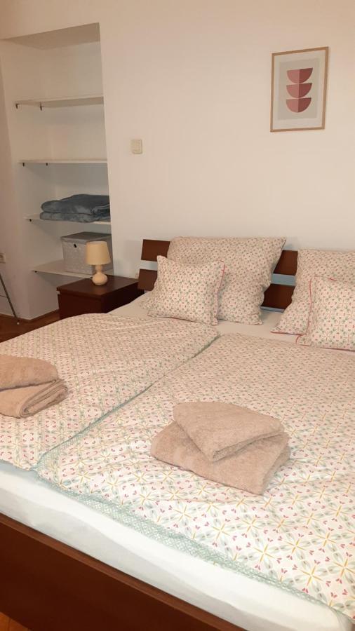 Citypark Classic Downtown Apartment Budapest Luaran gambar