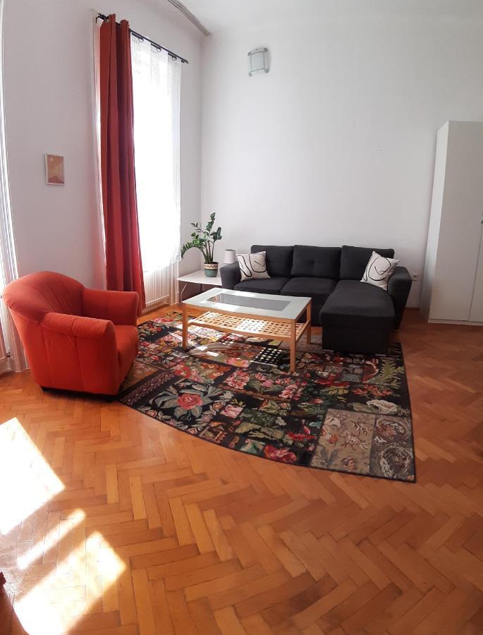 Citypark Classic Downtown Apartment Budapest Luaran gambar