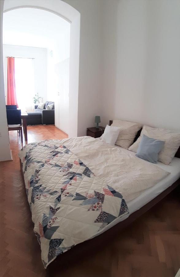 Citypark Classic Downtown Apartment Budapest Luaran gambar