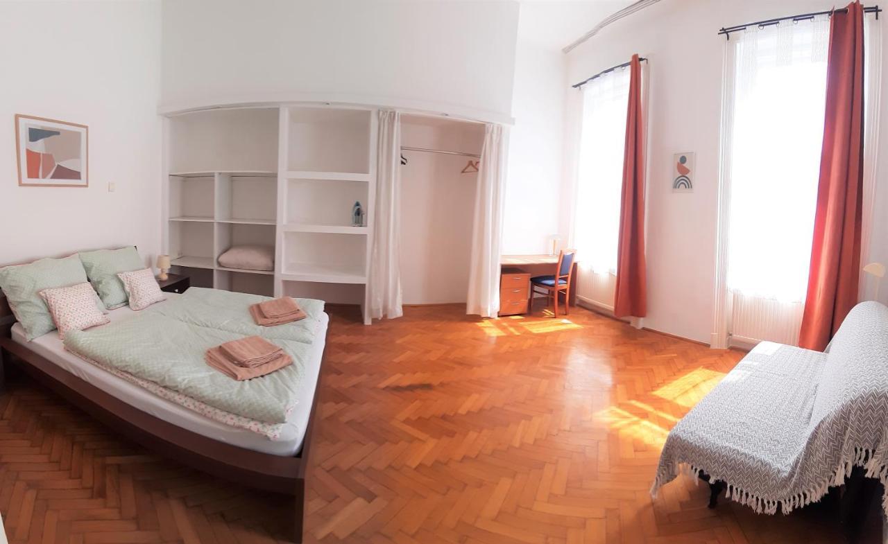 Citypark Classic Downtown Apartment Budapest Luaran gambar