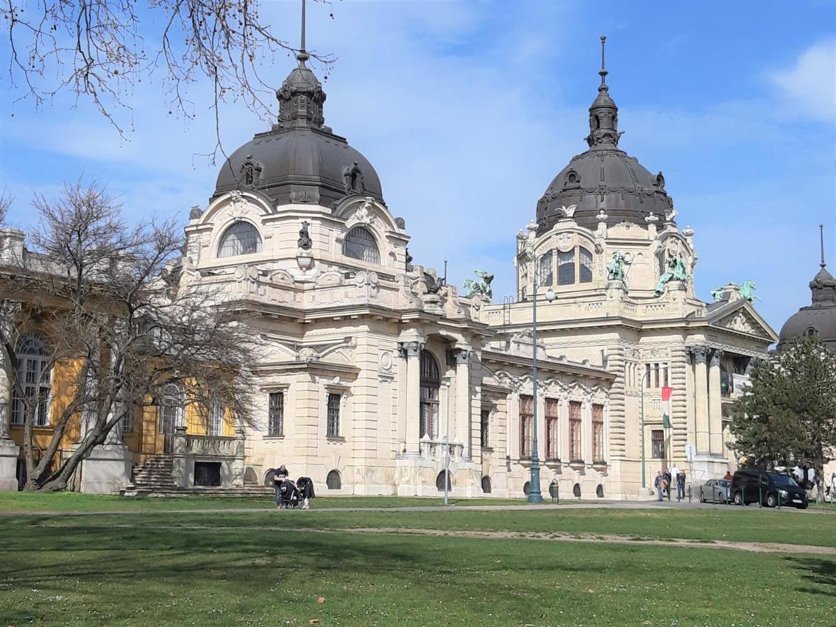 Citypark Classic Downtown Apartment Budapest Luaran gambar