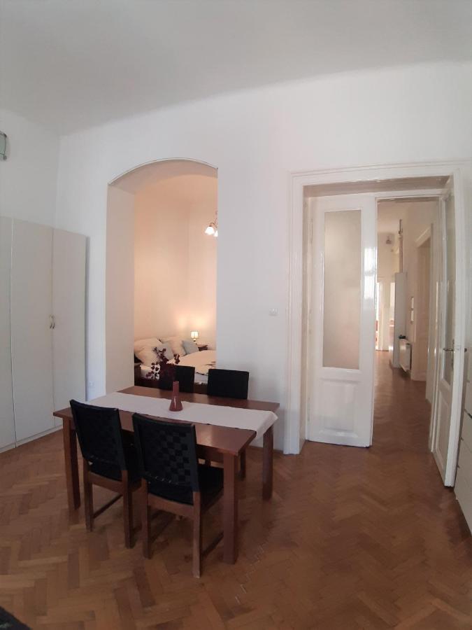 Citypark Classic Downtown Apartment Budapest Luaran gambar